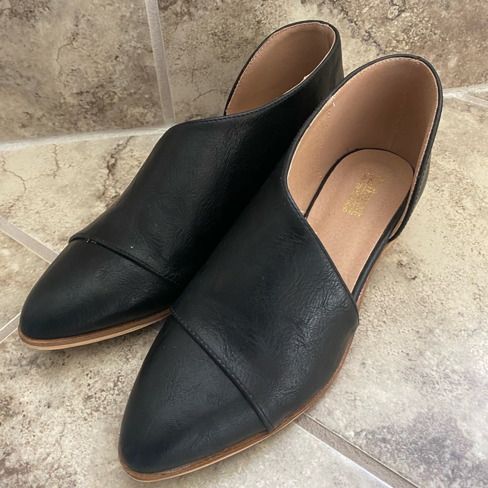 Catherine Malandrino Swan D'Orsay Flat in black size 8